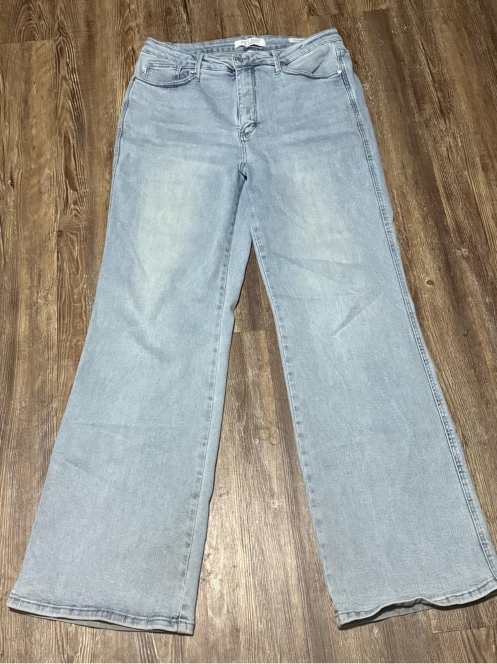 Judy Blue Straight Fit Jeans Women's 15/32 Light Wash Relaxed Fit High Rise Deni